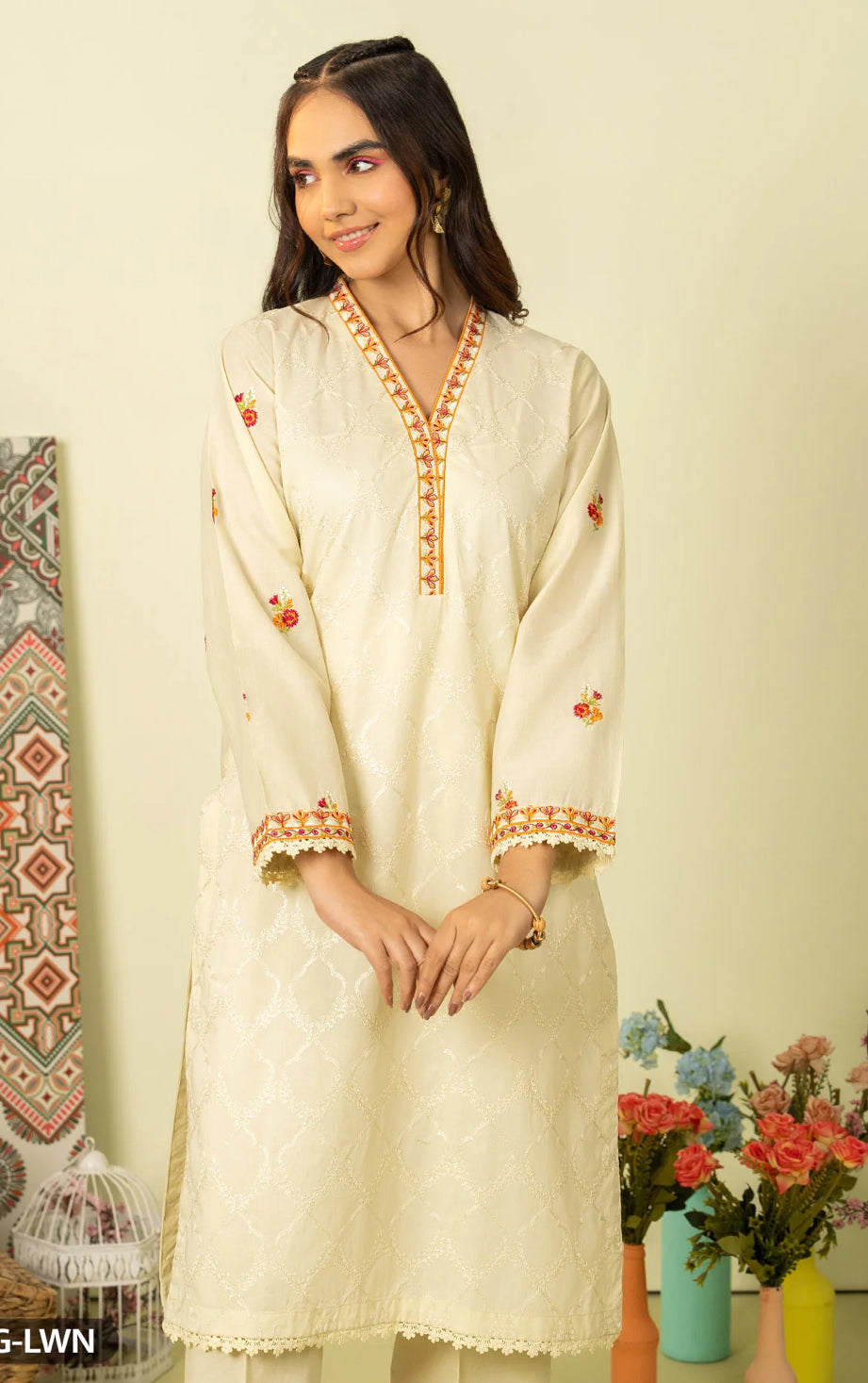 Embroidered lawn 2 pcs